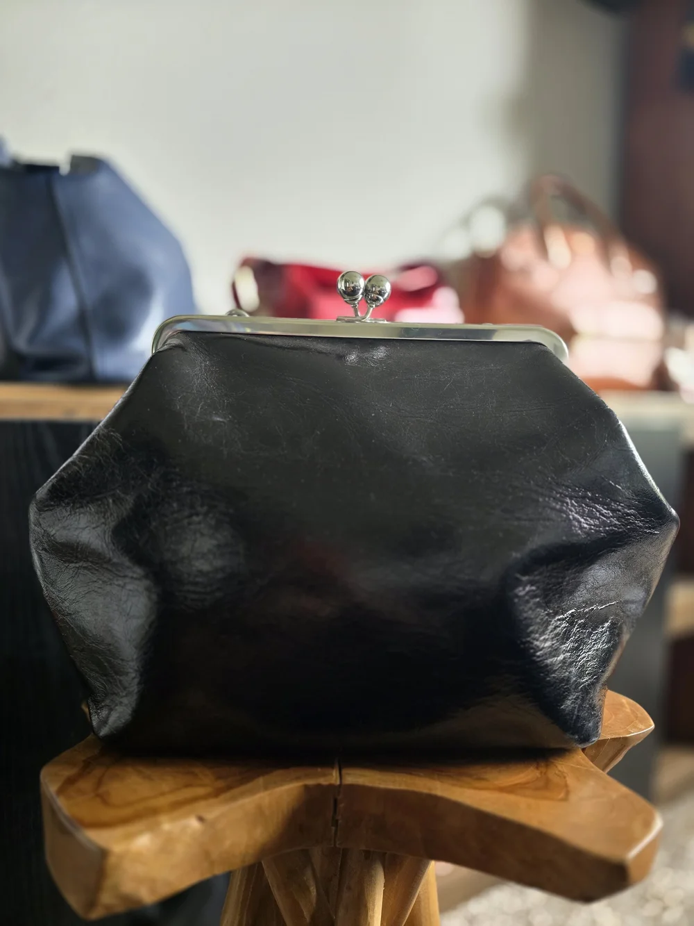 Coach Kisslock Frame Bag – Black Glazed Leather | Silver Hardware | Style CF490